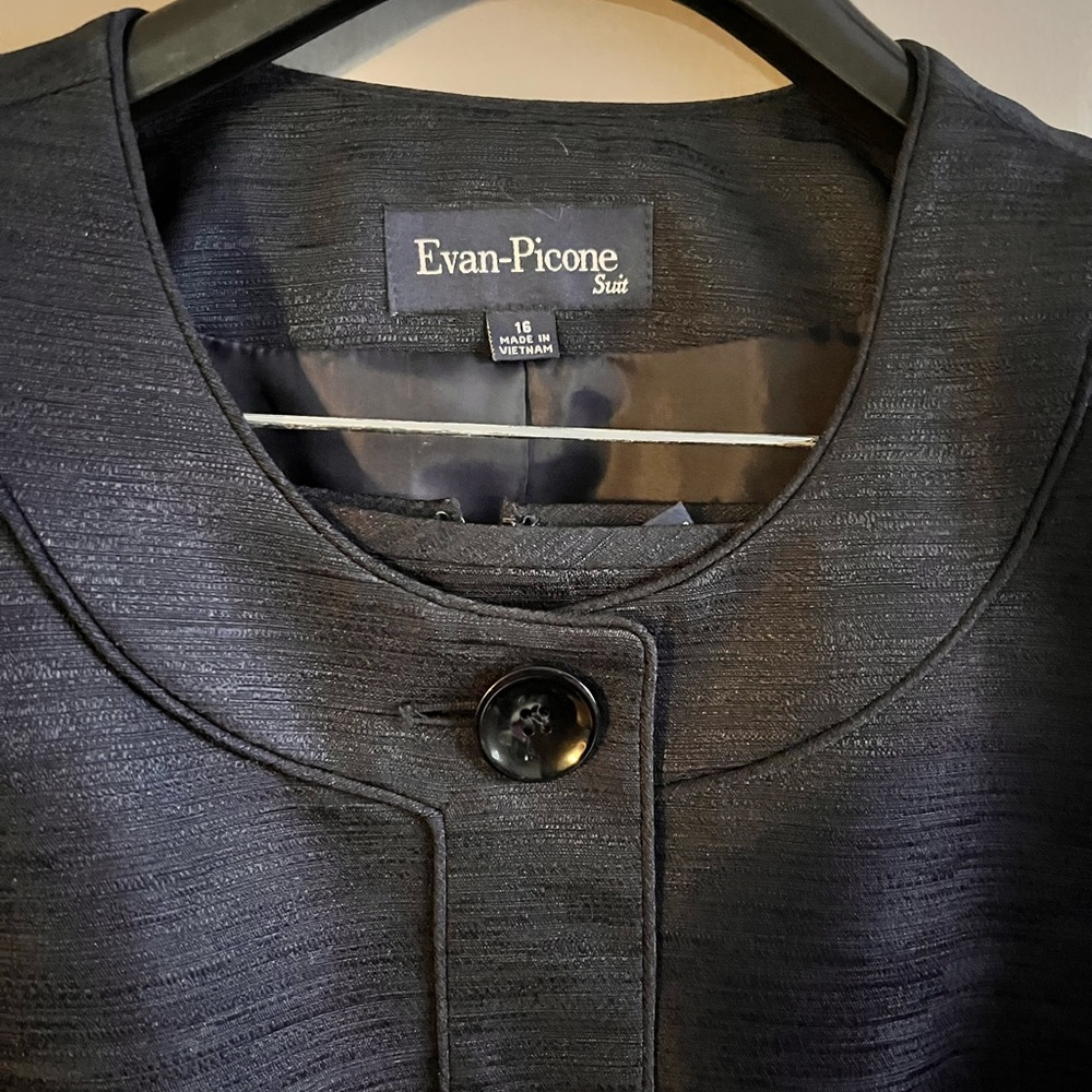 Evan Picone, ladies skirt suit size 16, dark blue